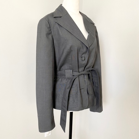 💖SALE‼️ Bandolino Blazer with tie belt. - Picture 6 of 7